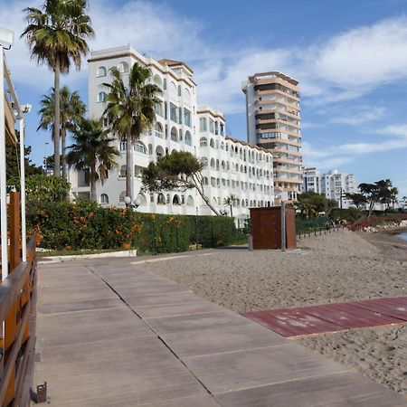 Апартаменты Oceanfront Михас Экстерьер фото