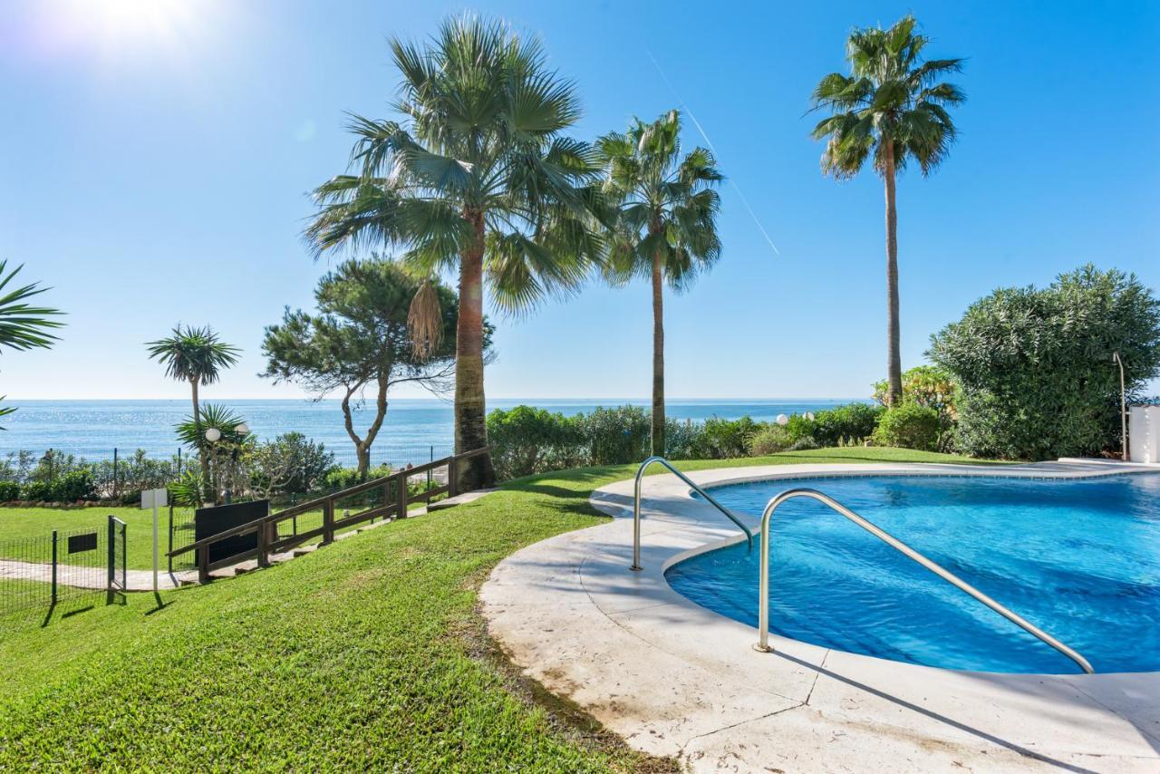 Апартаменты Oceanfront Михас Экстерьер фото