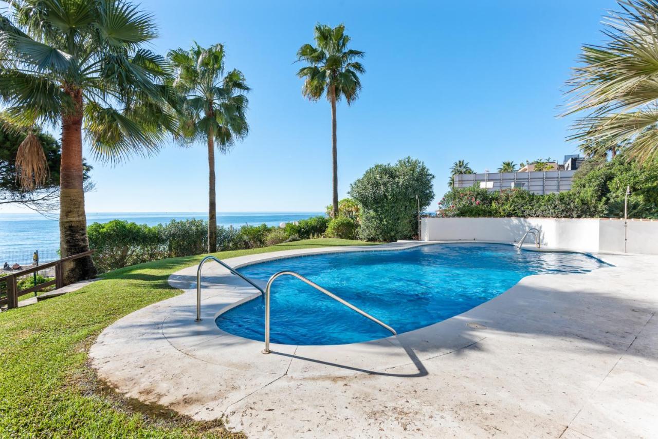 Апартаменты Oceanfront Михас Экстерьер фото