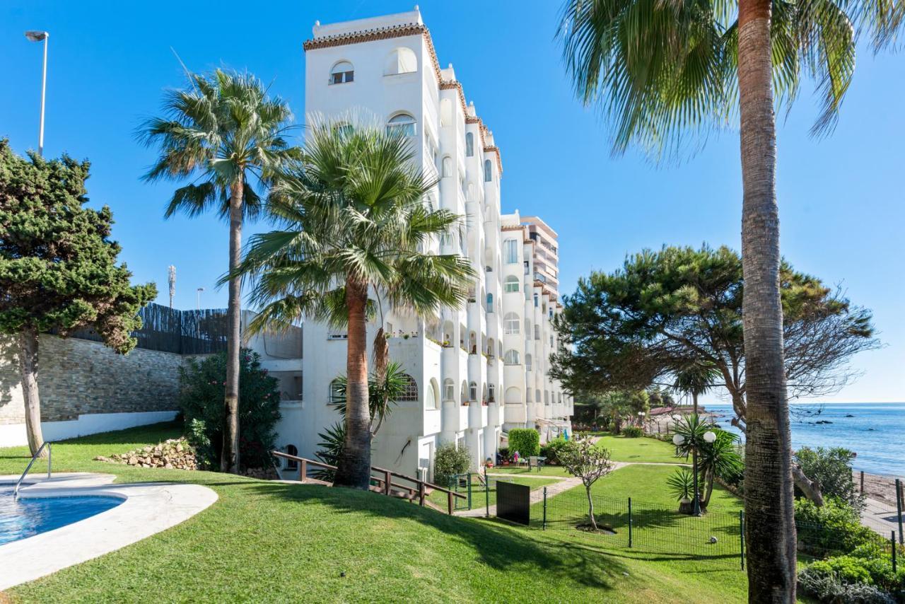 Апартаменты Oceanfront Михас Экстерьер фото