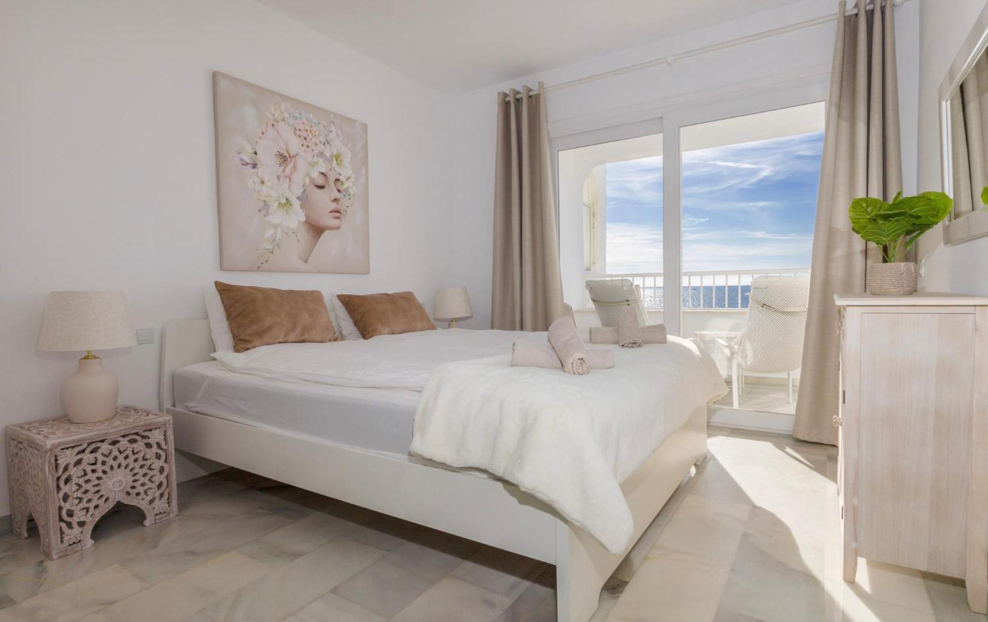 Апартаменты Oceanfront Михас Экстерьер фото
