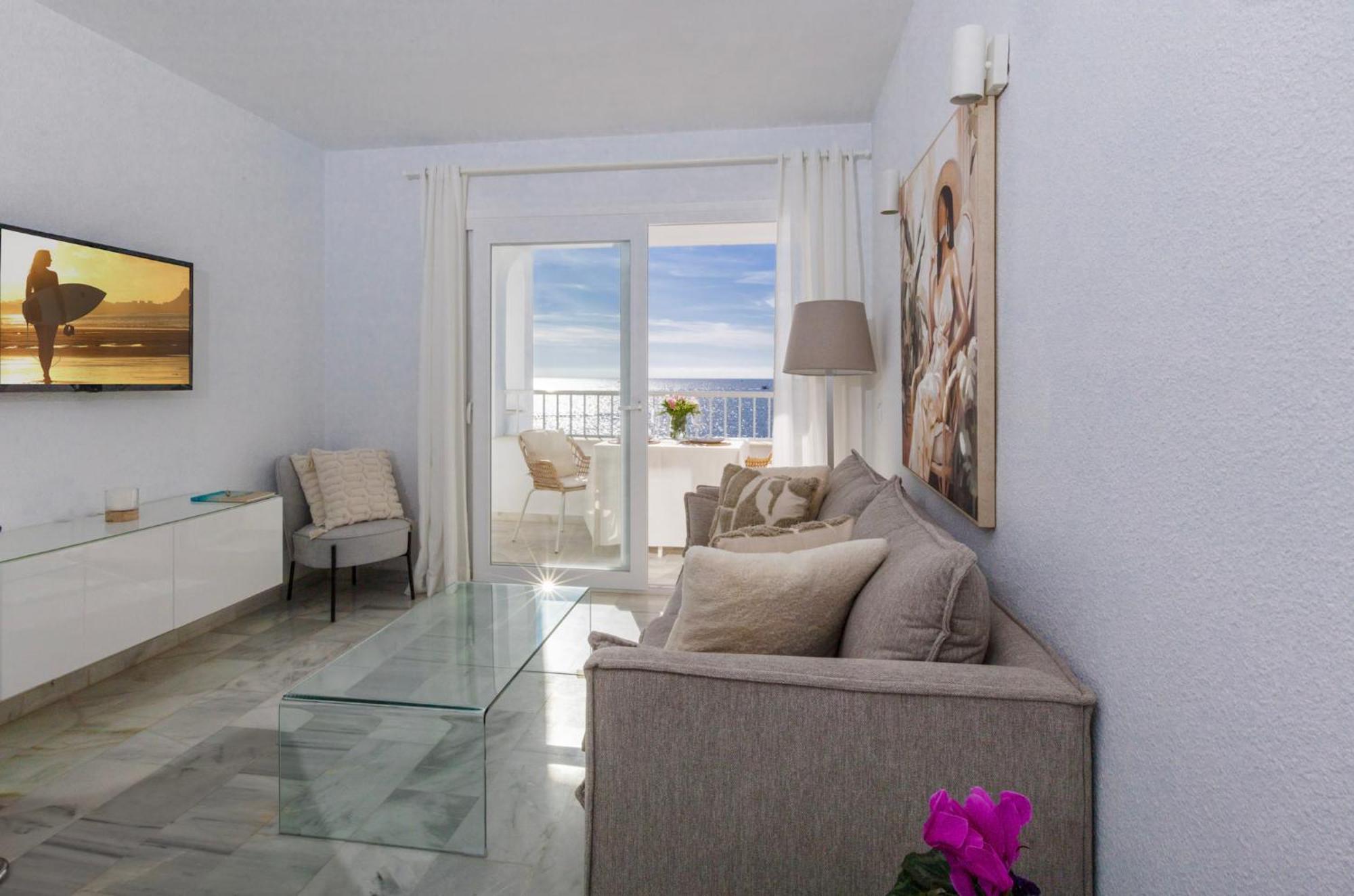 Апартаменты Oceanfront Михас Экстерьер фото