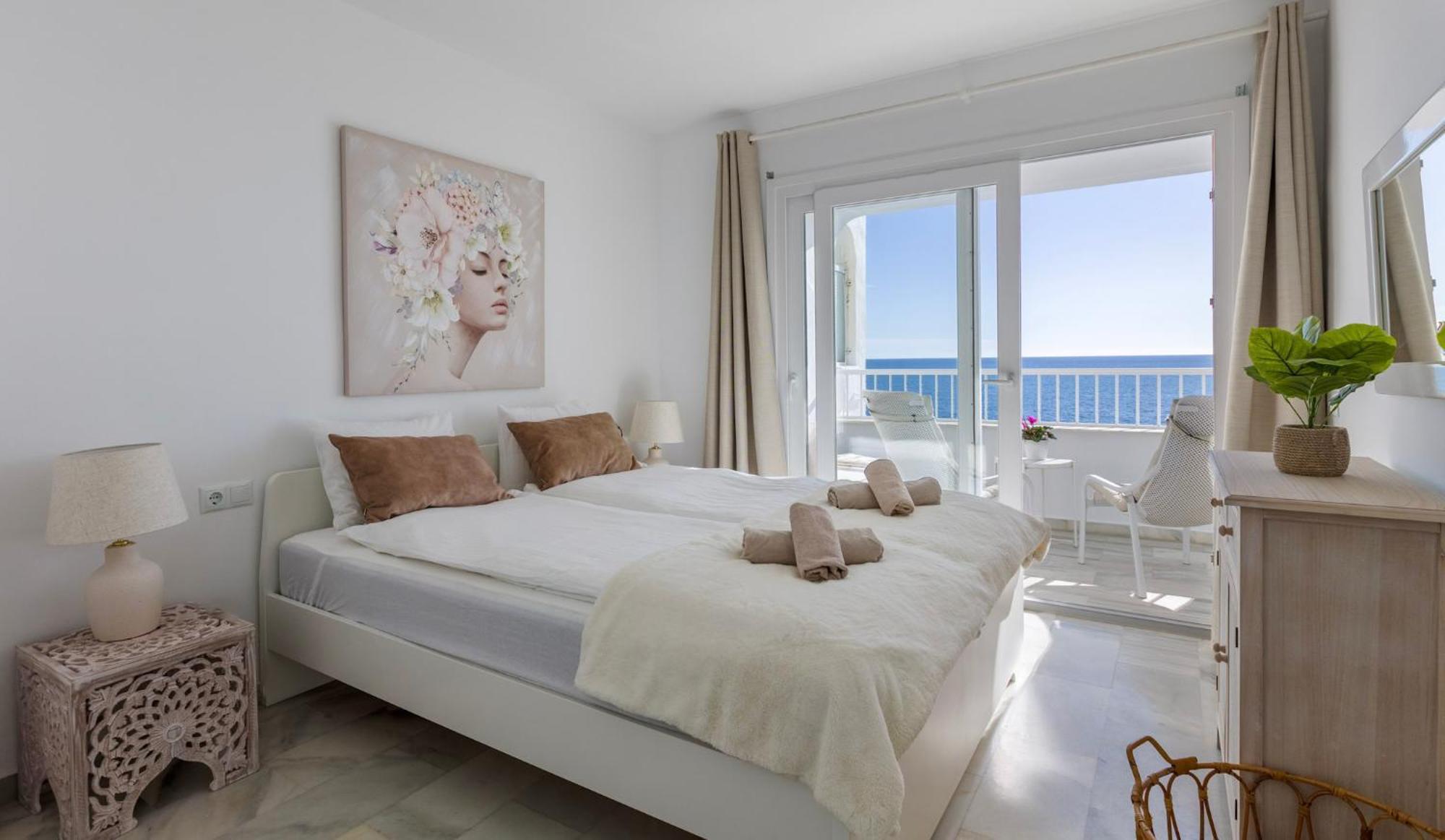 Апартаменты Oceanfront Михас Экстерьер фото