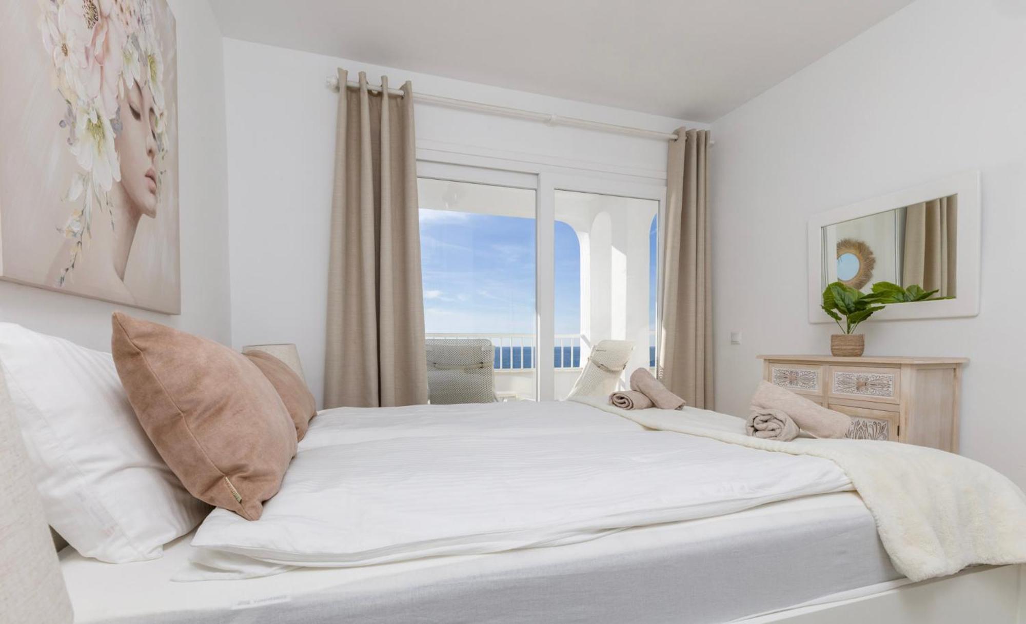 Апартаменты Oceanfront Михас Экстерьер фото