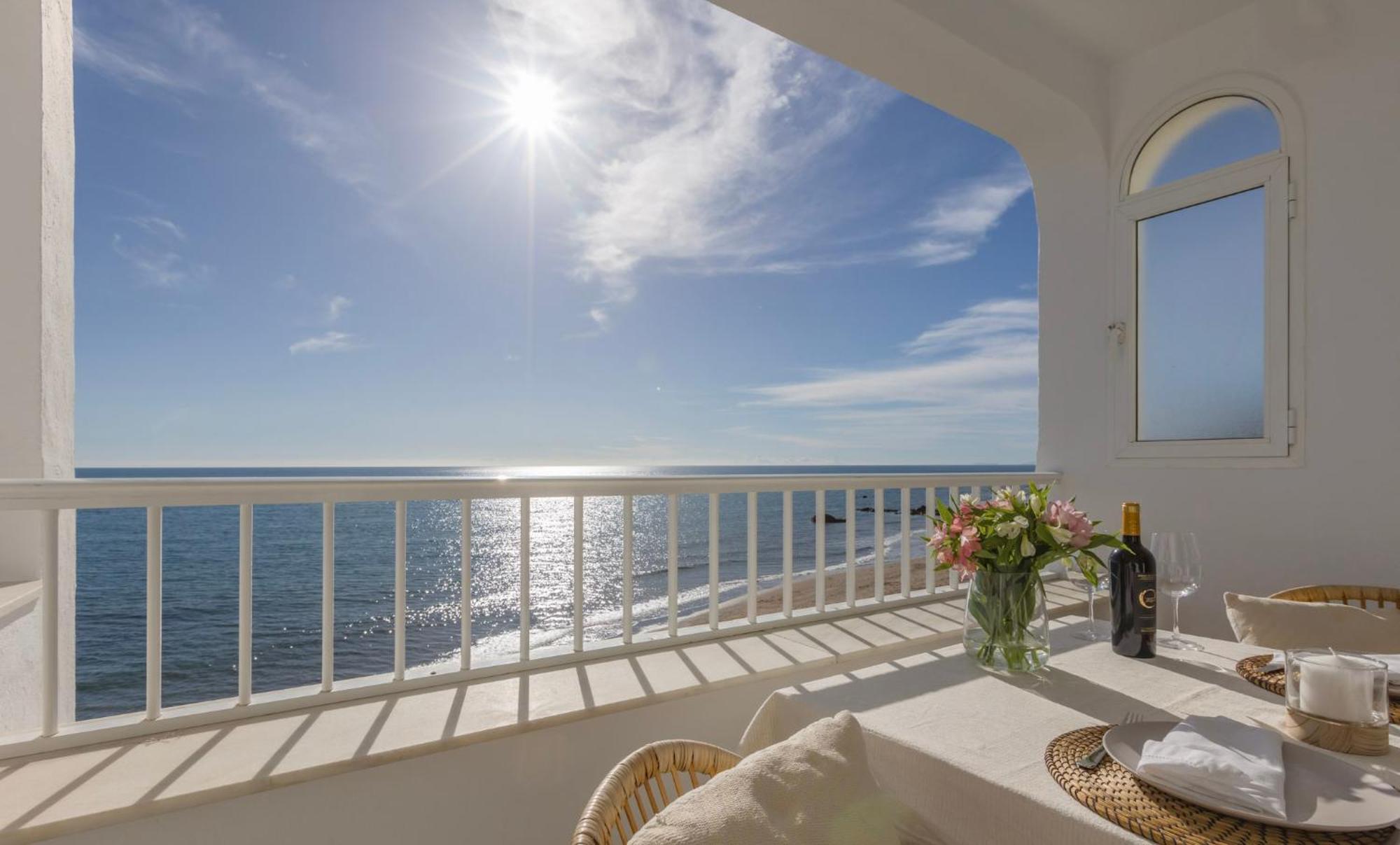 Апартаменты Oceanfront Михас Экстерьер фото