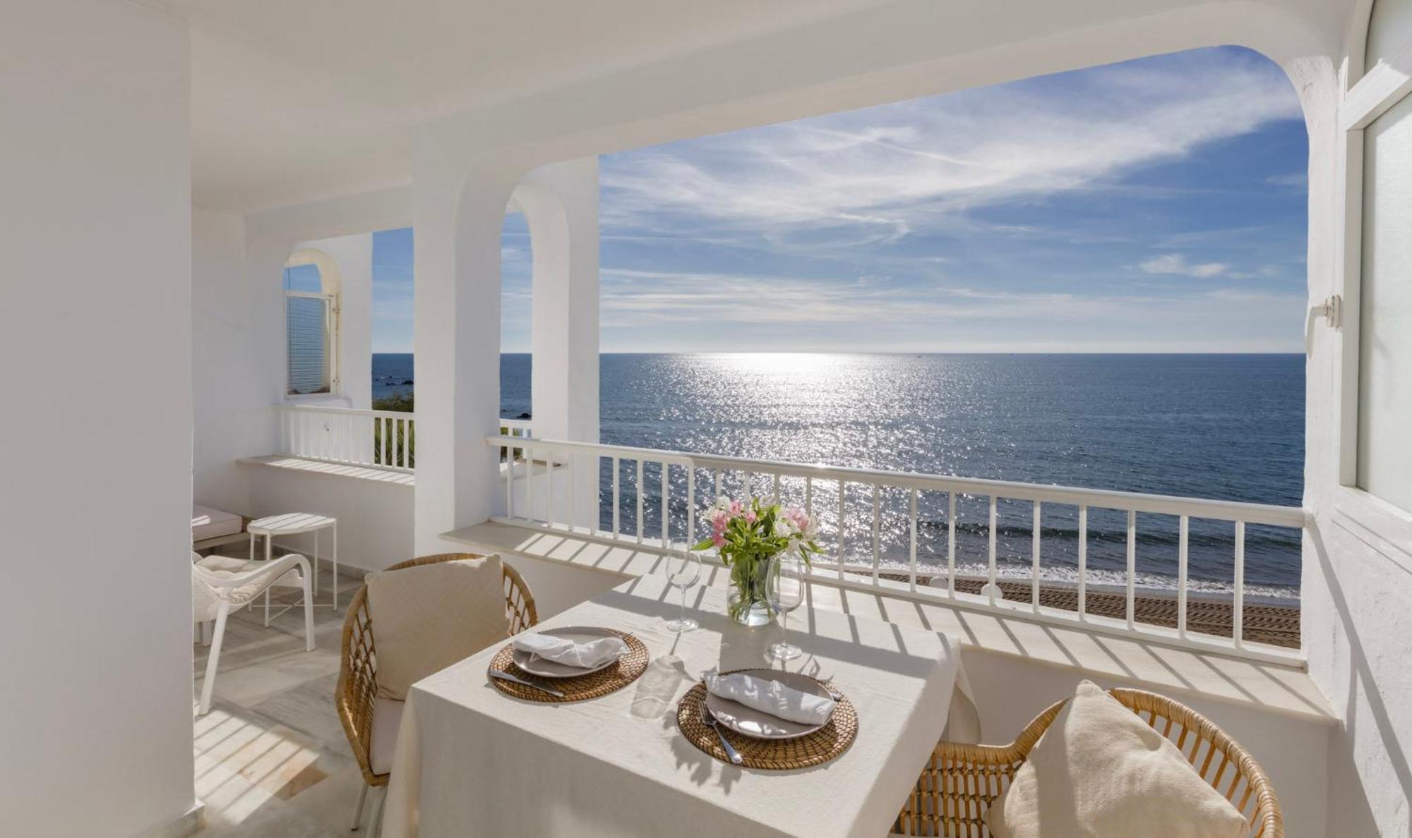 Апартаменты Oceanfront Михас Экстерьер фото