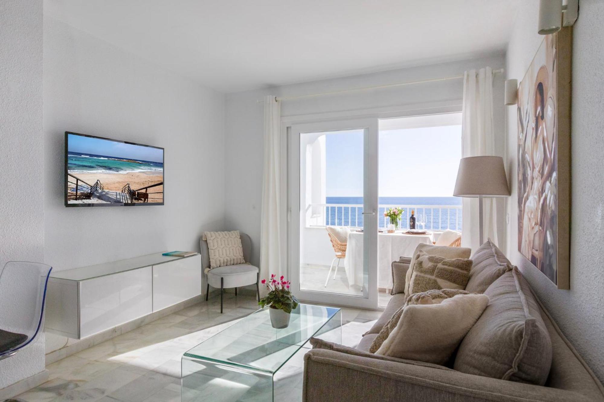 Апартаменты Oceanfront Михас Экстерьер фото